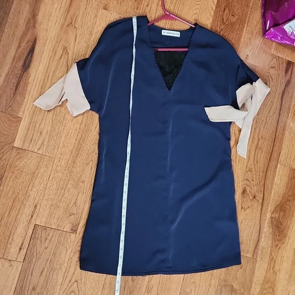 Dress - Picture 5 of 8